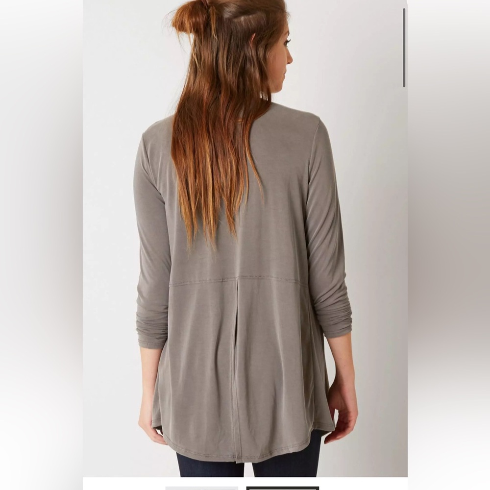 Le Lis Solid Cardigan Mushroom Grey Split Back Hem - image 2